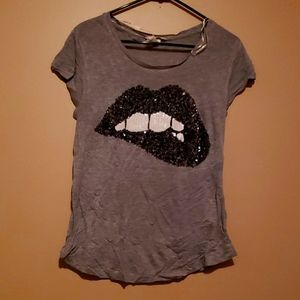 H&M lips tshirt